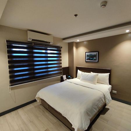 Hotel Inigo Легазпи Екстериор снимка