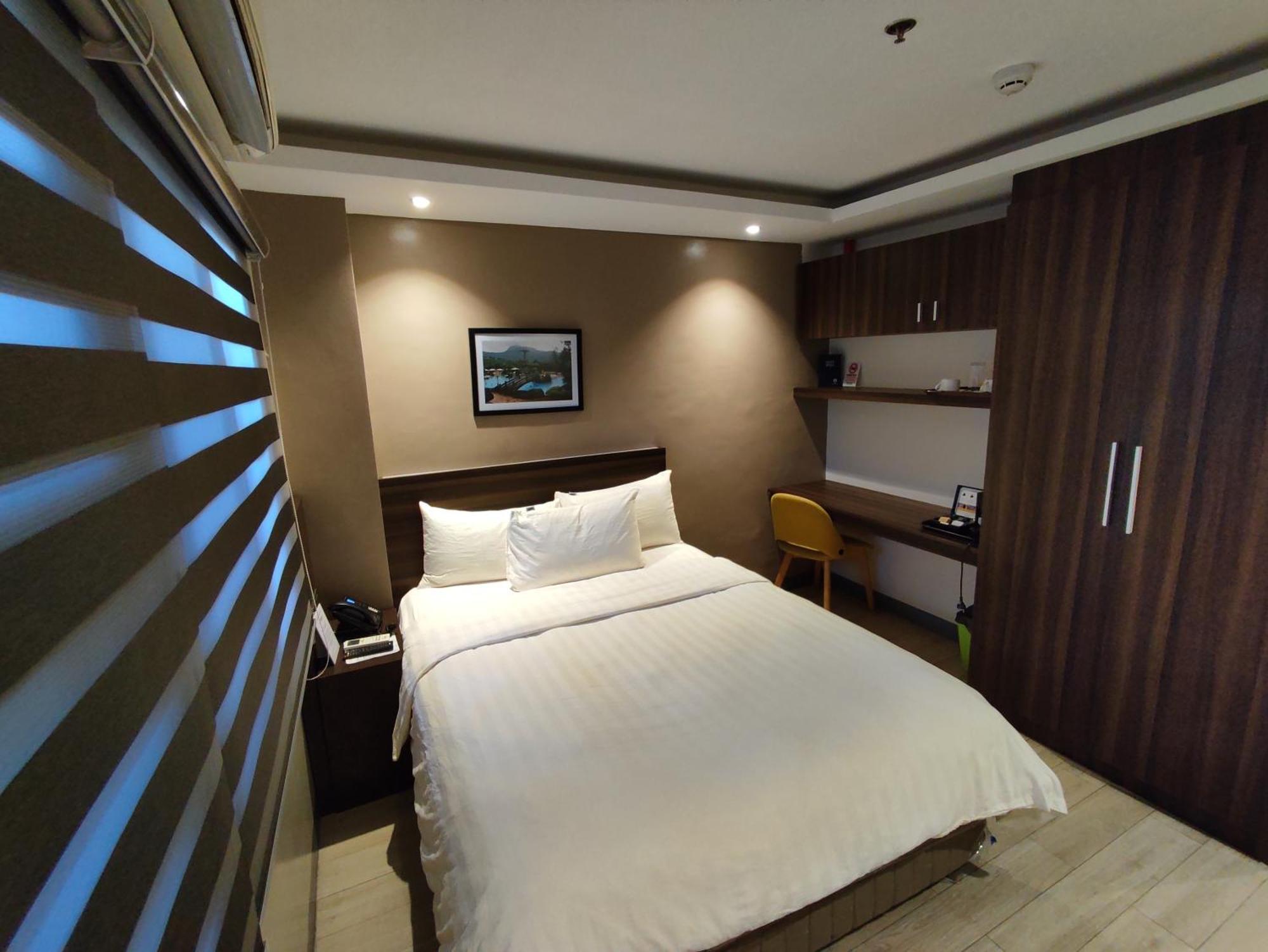 Hotel Inigo Легазпи Екстериор снимка